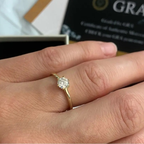 💍 Certified 1/2 Ct Gold plated s925 Moissanite Ring For Engagement/Wedding ✨ - Picture 4 of 10